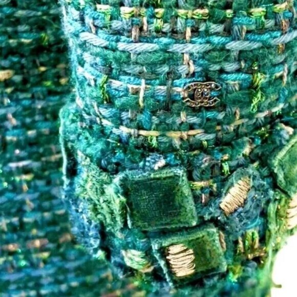 RUNWAY TWEED AUTHENTIC CHANEL DRESS SIZE M/L - Picture 14 of 16